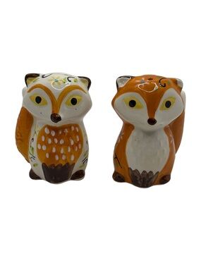 Ceramic Foxes - Boston Warehouse - Salt And Pepper Shakers Set